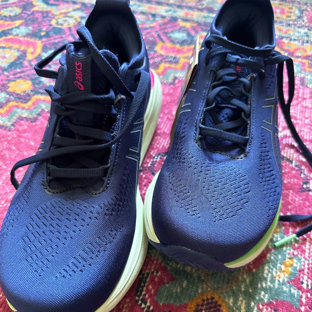NWT Asics Gel Nimbus Running Shoes